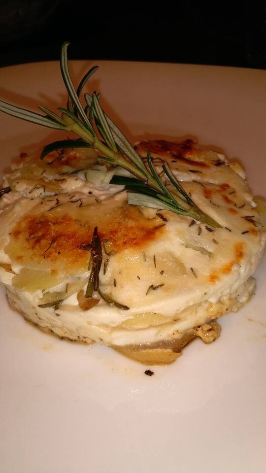 Millefoglie di patate con chèvre e rosmarino