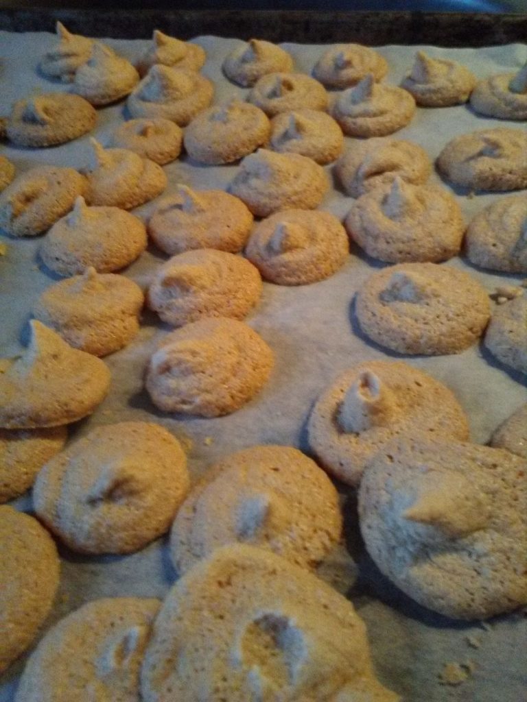I miei amaretti con mandorle e nocciole