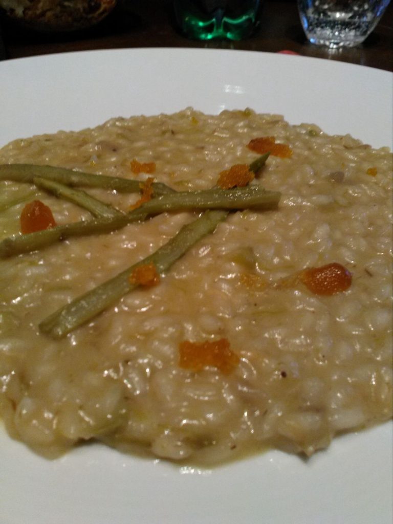 Risotto con asparagi, scamorza affumicata e bottarga