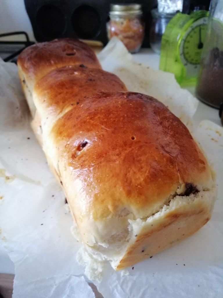 Il mio Pan Brioche versione semplice, con gocce di cioccolato e con uvetta
